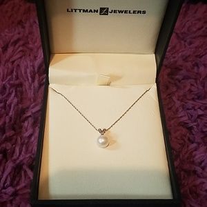 14k white gold pearl necklace with diamond